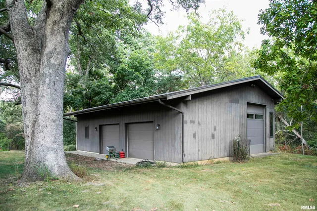 $1,285,000 | 254 County Road 2500 East, Hudson, IL 61748