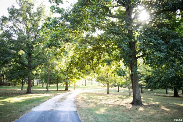 $1,285,000 | 254 County Road 2500 East, Hudson, IL 61748