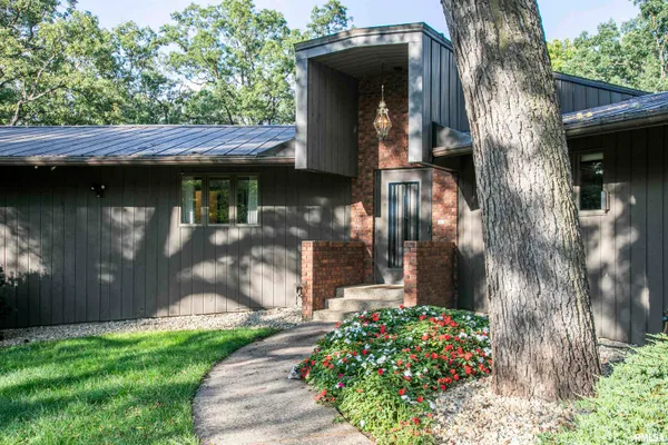 $1,285,000 | 254 County Road 2500 East, Hudson, IL 61748