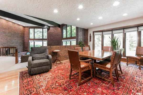 $1,285,000 | 254 County Road 2500 East, Hudson, IL 61748