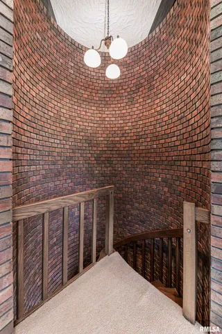 $1,285,000 | 254 County Road 2500 East, Hudson, IL 61748