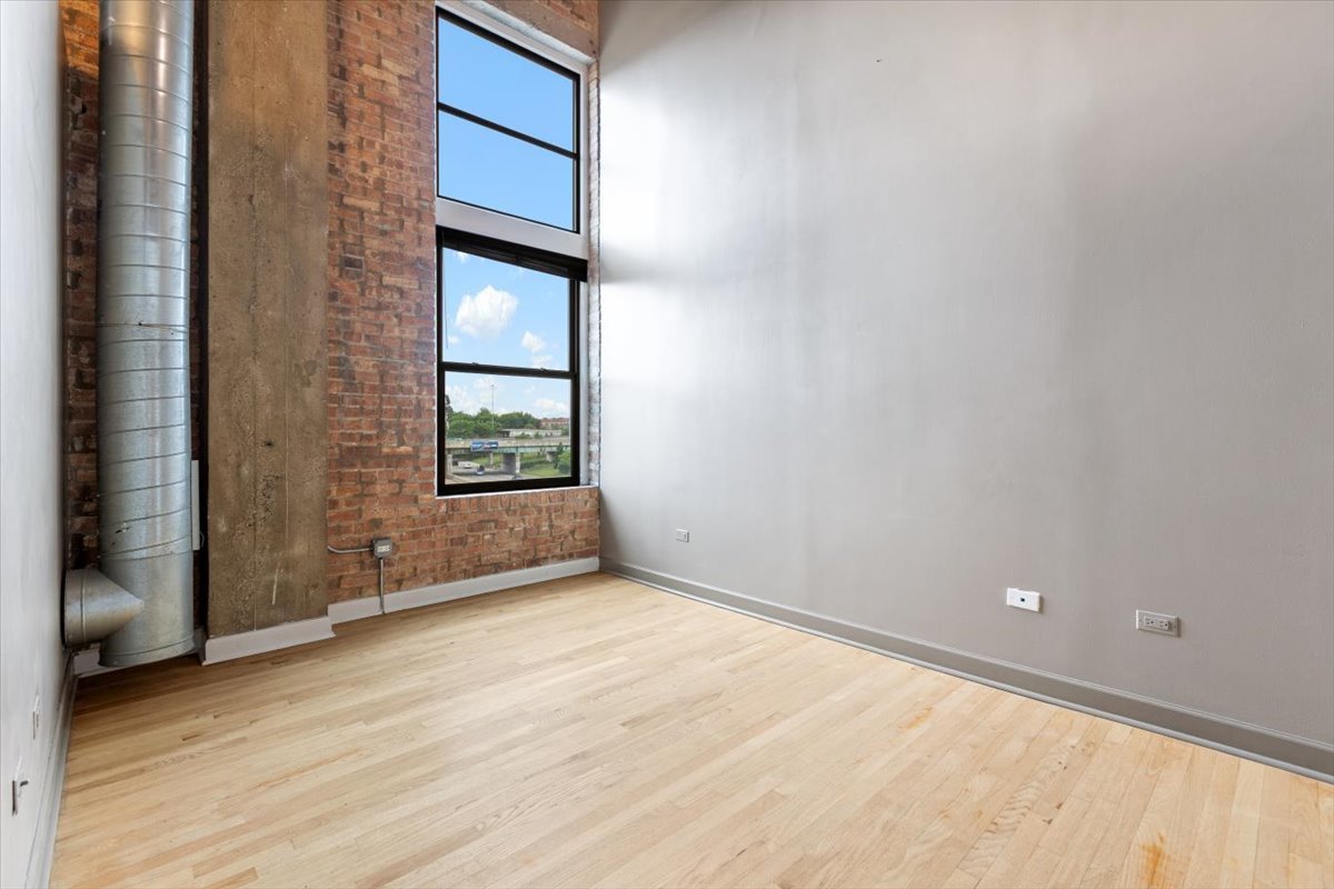 2545 South Dearborn Street, Unit 331 Chicago, IL 60616 - Photo 12 of 33