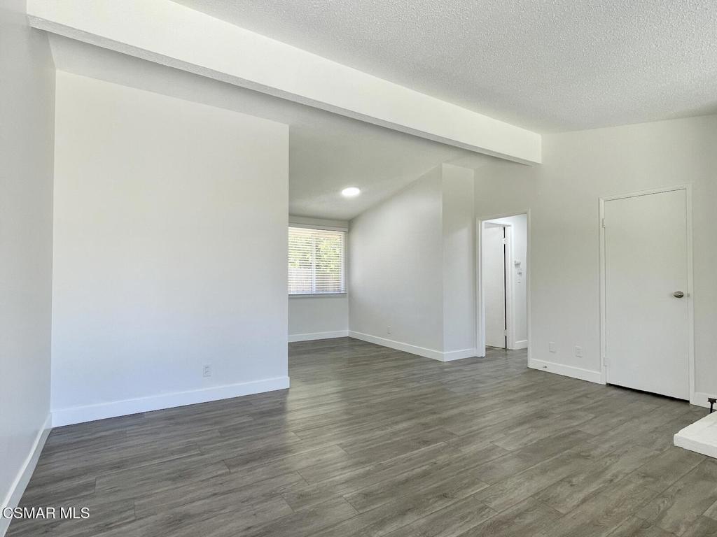 1507 Buster Street Simi Valley, CA 93065 - Photo 7 of 32