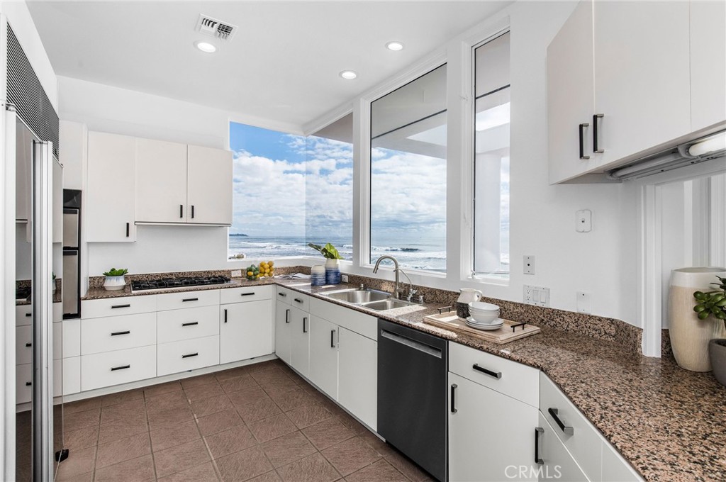 35857 Beach Road Dana Point, CA 92624 - Photo 11 of 37