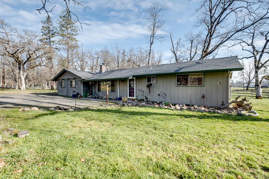 11284 Michael Road White City, OR 97503 - Photo 2 of 35 11284 Michael-3
