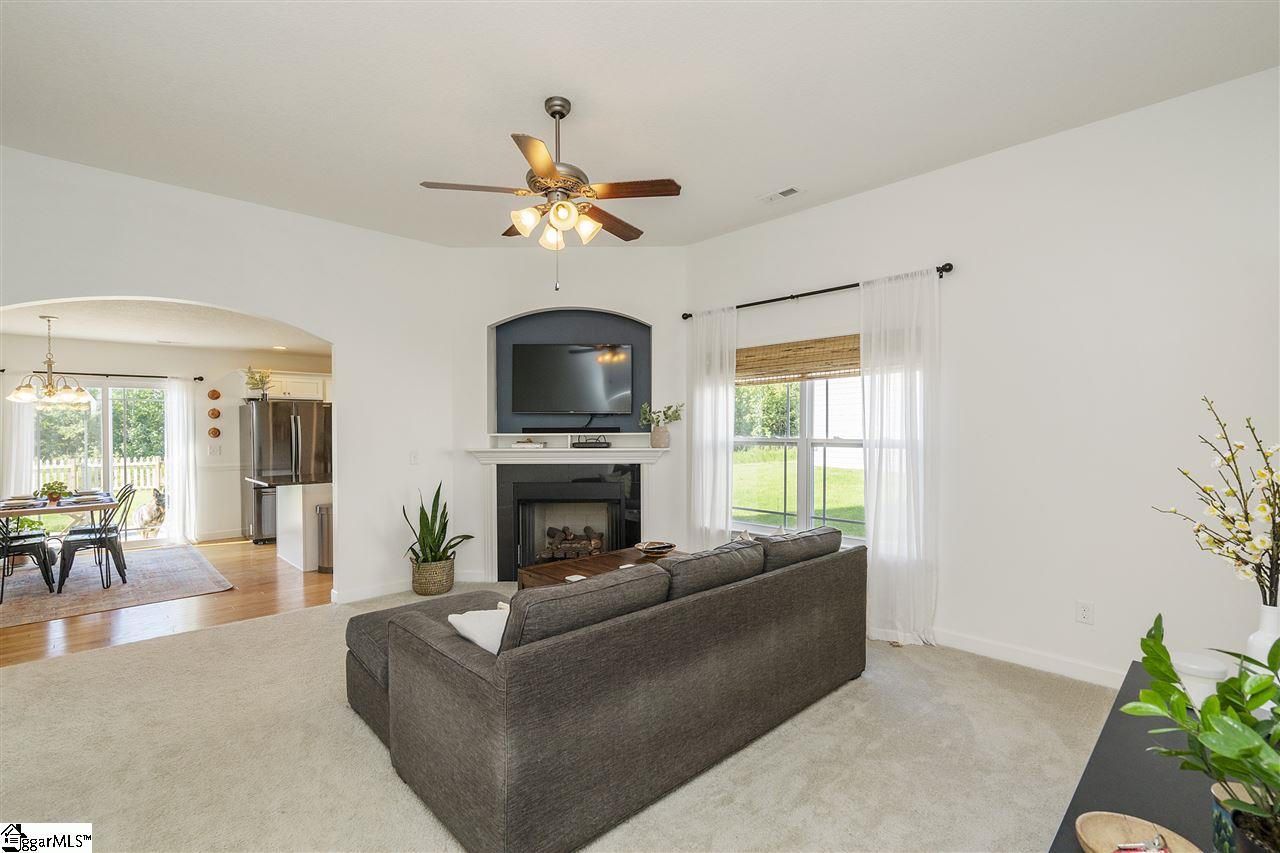 206 Highland Springs Loop Inman, SC 29349 - Photo 3 of 20