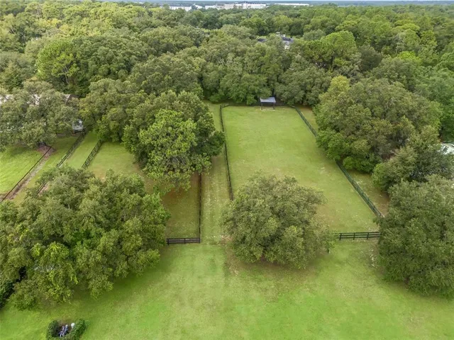 an aerial view of a yard