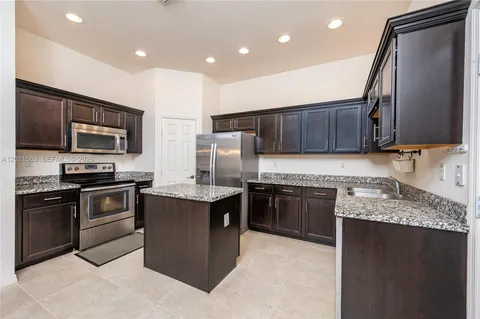 $365,000 | 2343 Southeast 16th Place, Homestead, FL 33035