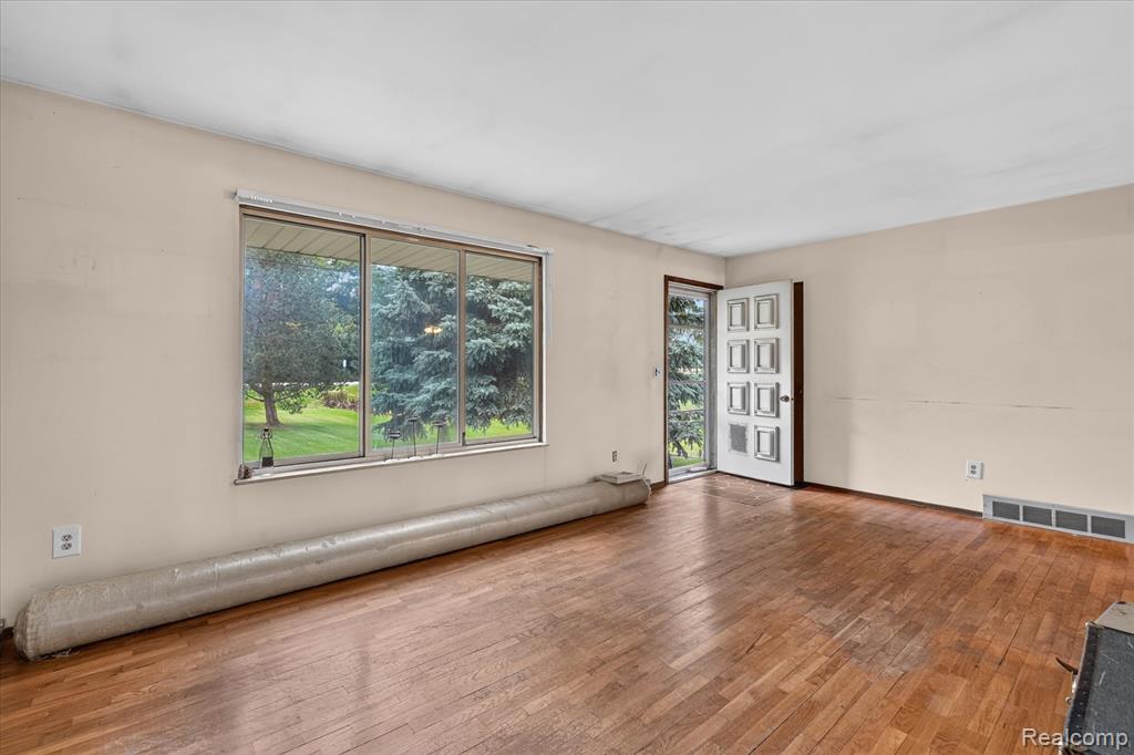4924 West Caro Road Vassar, MI 48768 - Photo 8 of 43 Gallery Image 8