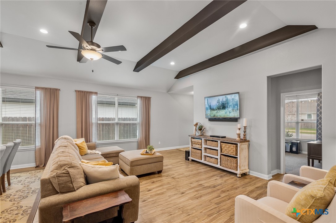 115 Dripping Spring Victoria, TX 77904 - Photo 4 of 27 Gallery Image 4