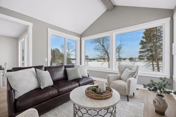 $889,600 | 1031 Hart Lake Avenue, New Richmond, WI 54017