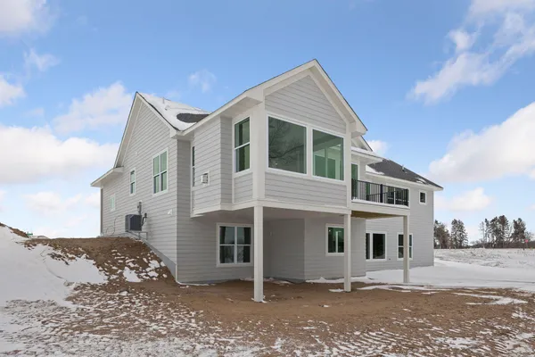 $889,600 | 1031 Hart Lake Avenue, New Richmond, WI 54017