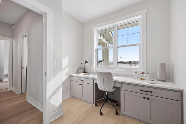 $889,600 | 1031 Hart Lake Avenue, New Richmond, WI 54017