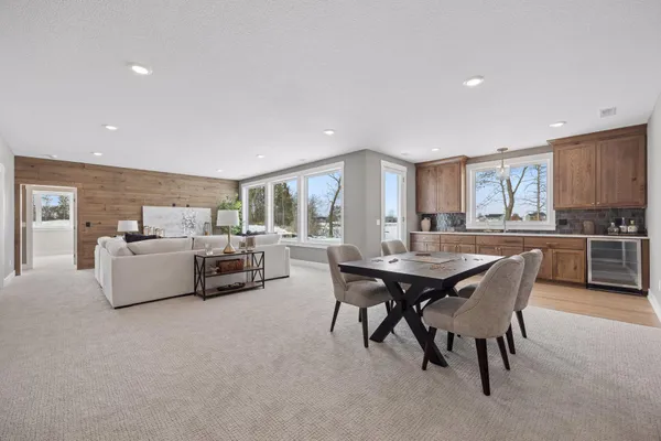 $889,600 | 1031 Hart Lake Avenue, New Richmond, WI 54017