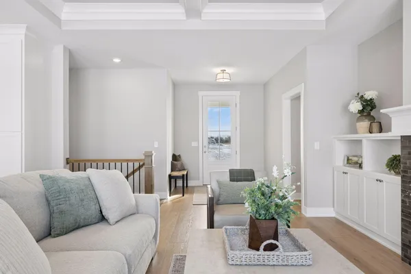 $889,600 | 1031 Hart Lake Avenue, New Richmond, WI 54017