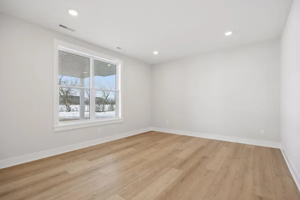 $889,600 | 1031 Hart Lake Avenue, New Richmond, WI 54017