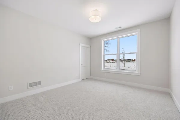 $889,600 | 1031 Hart Lake Avenue, New Richmond, WI 54017