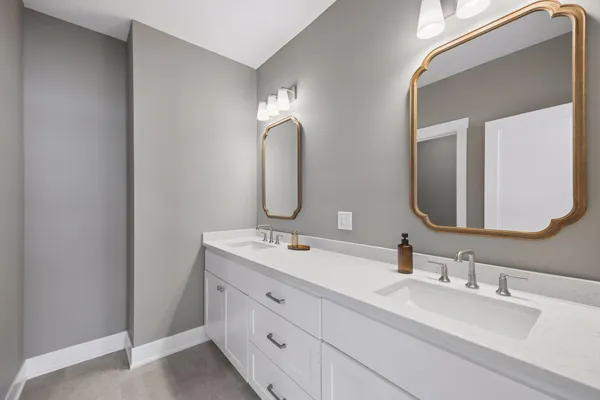 $889,600 | 1031 Hart Lake Avenue, New Richmond, WI 54017