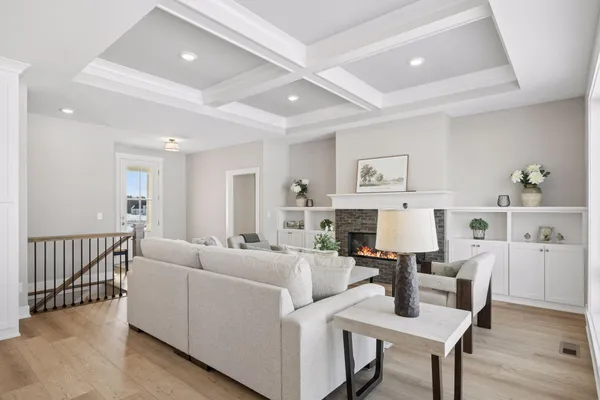 $889,600 | 1031 Hart Lake Avenue, New Richmond, WI 54017