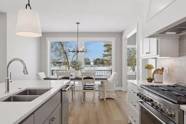 $889,600 | 1031 Hart Lake Avenue, New Richmond, WI 54017