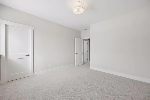 $889,600 | 1031 Hart Lake Avenue, New Richmond, WI 54017