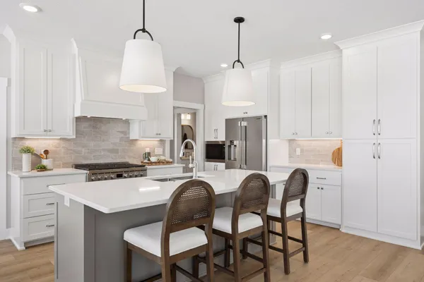 $889,600 | 1031 Hart Lake Avenue, New Richmond, WI 54017