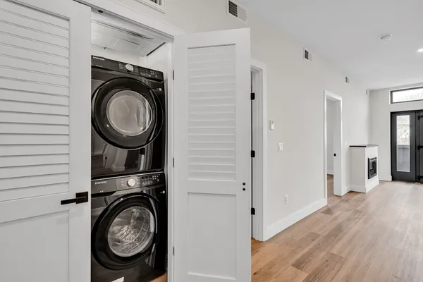 $3,000 | 63 Belgrade Avenue, Unit 403, Boston, MA 02131