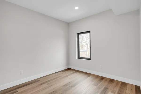 $3,000 | 63 Belgrade Avenue, Unit 403, Boston, MA 02131