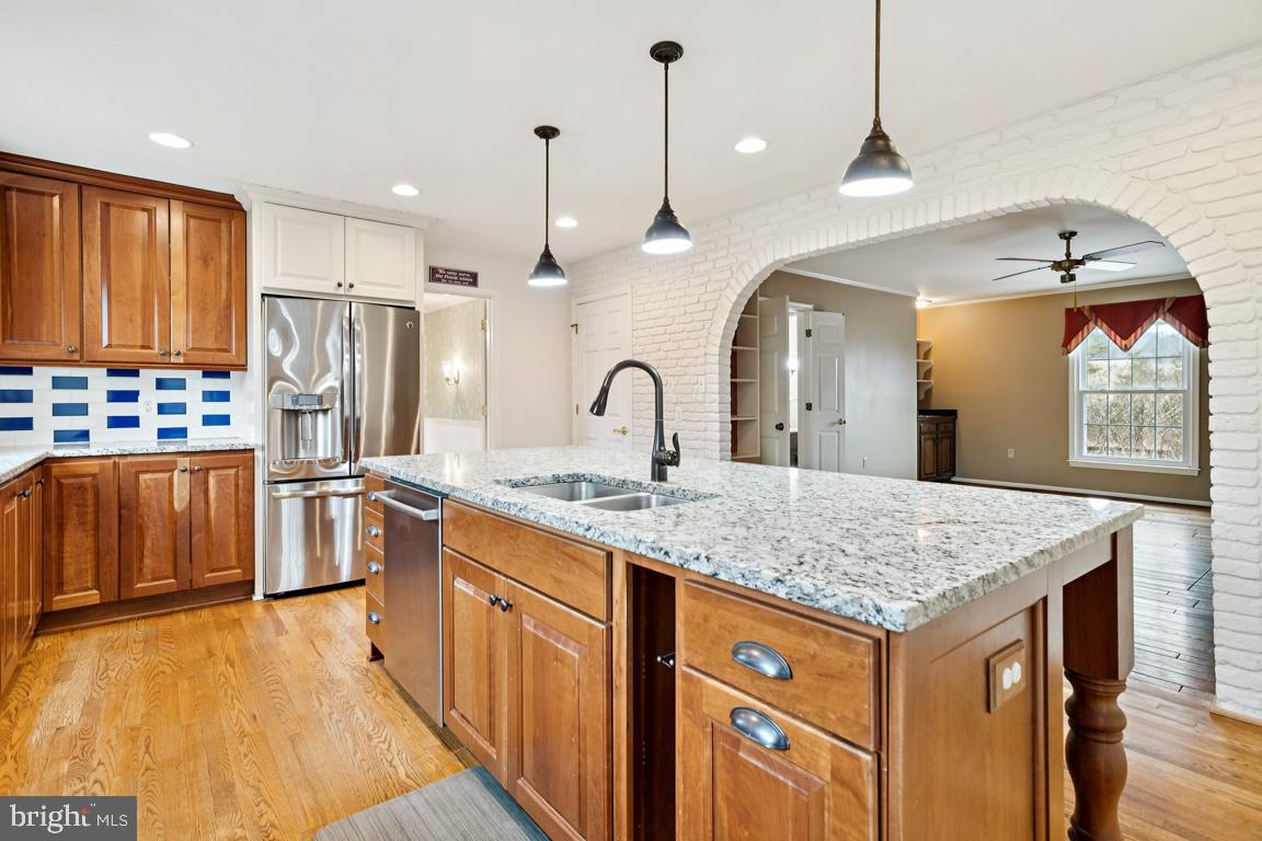 9033 Old Waterloo Road Warrenton, VA 20186 - Photo 8 of 48 Kitchen Island-Efficient CleanUp!