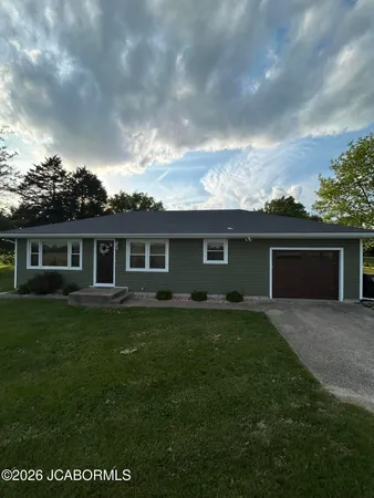 6827 South Silver Drive, Fulton, MO 65251