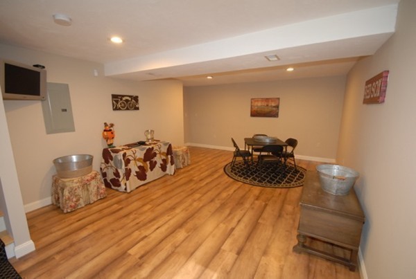 20 Alderbrook Road Andover, MA 01810 - Photo 23 of 30