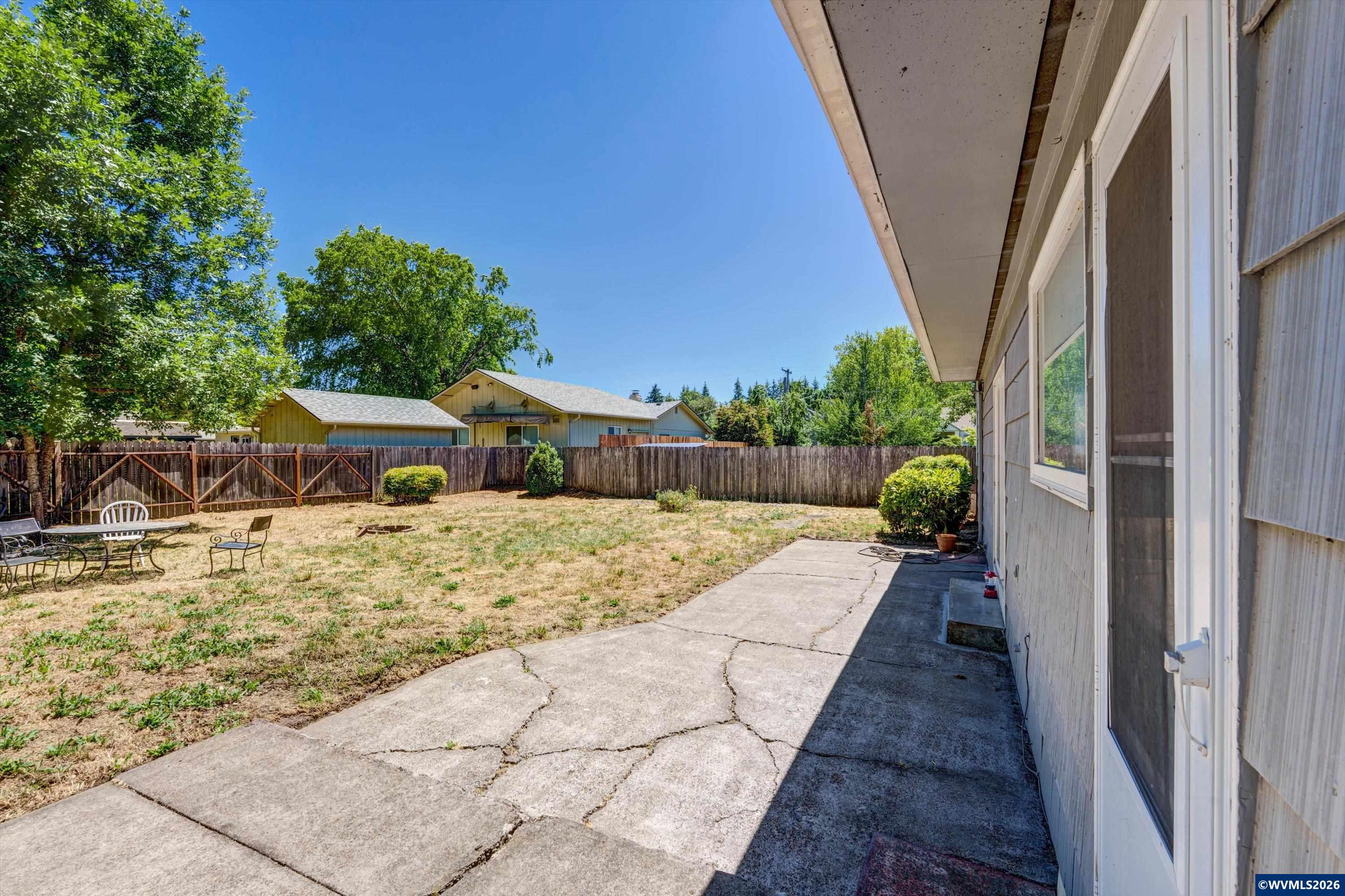 1045 Southwest Grove Street Corvallis, OR 97333 - Photo 17 of 33