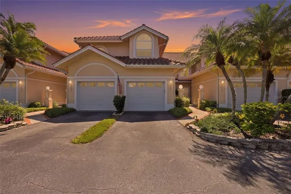 $2,900 | 5588 Golf Pointe Drive, Unit 1, Sarasota, FL 34243