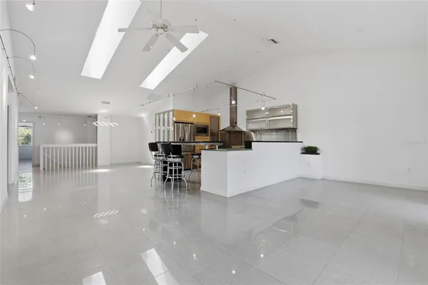 $2,900 | 5588 Golf Pointe Drive, Unit 1, Sarasota, FL 34243