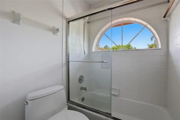 $2,900 | 5588 Golf Pointe Drive, Unit 1, Sarasota, FL 34243