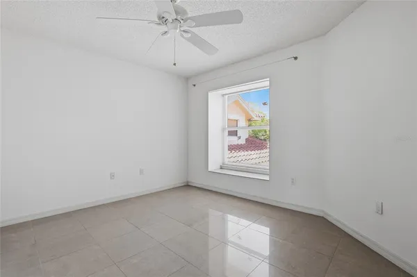 $2,900 | 5588 Golf Pointe Drive, Unit 1, Sarasota, FL 34243