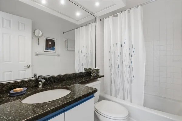 $2,900 | 5588 Golf Pointe Drive, Unit 1, Sarasota, FL 34243