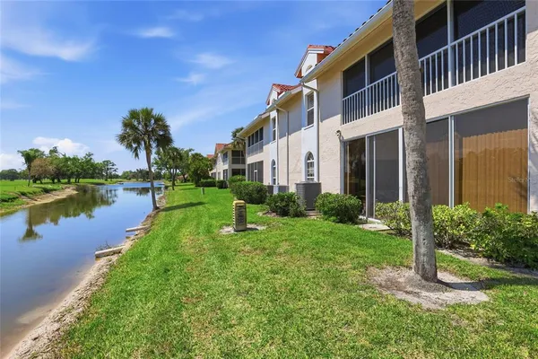 $2,900 | 5588 Golf Pointe Drive, Unit 1, Sarasota, FL 34243