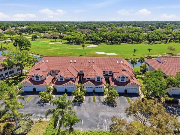 $2,900 | 5588 Golf Pointe Drive, Unit 1, Sarasota, FL 34243