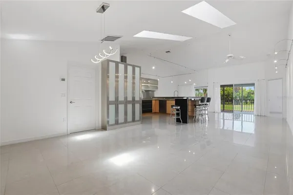 $2,900 | 5588 Golf Pointe Drive, Unit 1, Sarasota, FL 34243