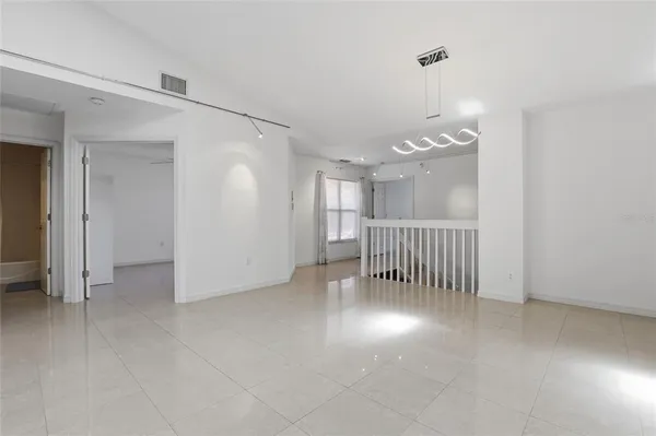 $2,900 | 5588 Golf Pointe Drive, Unit 1, Sarasota, FL 34243