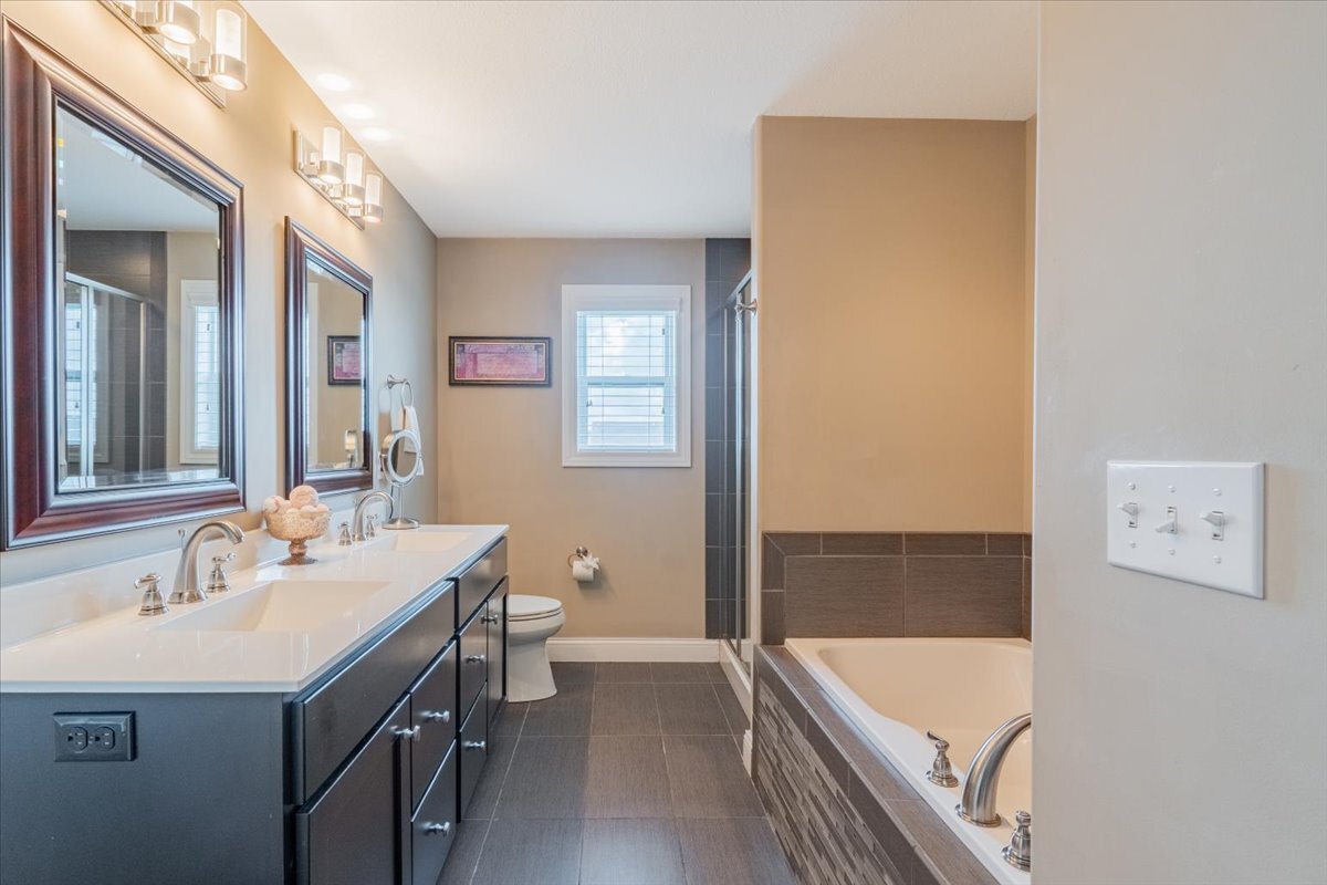 5108 Longfield Road Bloomington, IL 61705 - Photo 17 of 47 Gallery Image 17