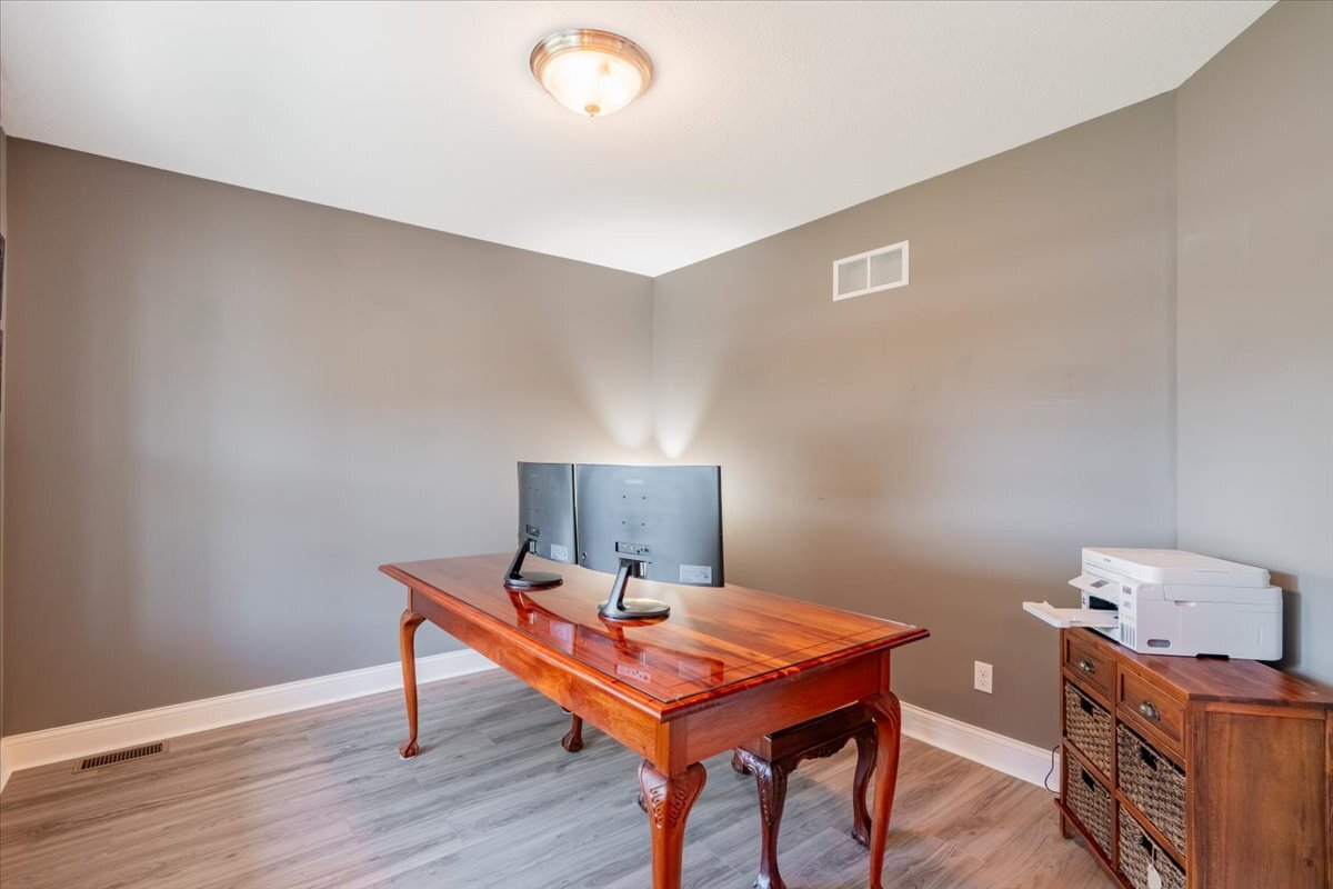 5108 Longfield Road Bloomington, IL 61705 - Photo 3 of 47 Gallery Image 3