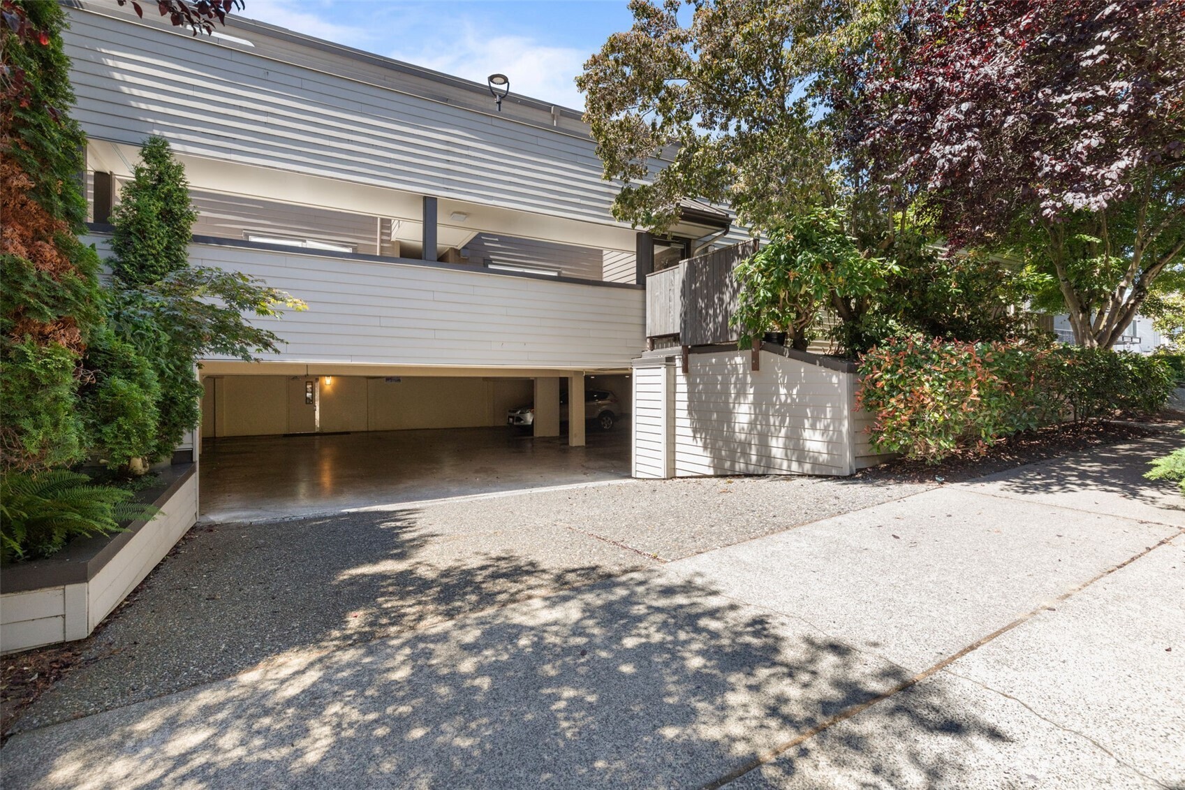 2219 14th Avenue West, Unit 405 Seattle, WA 98119 - Photo 37 of 39