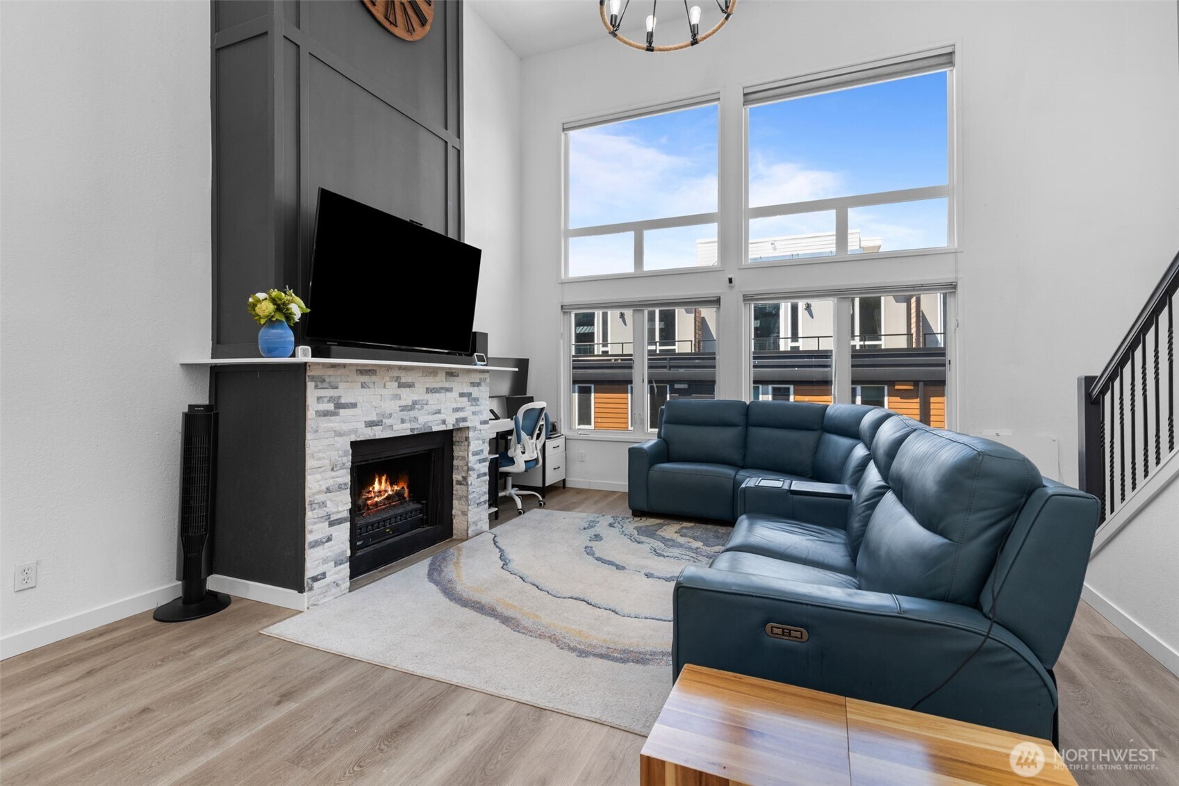 2219 14th Avenue West, Unit 405 Seattle, WA 98119 - Photo 4 of 39