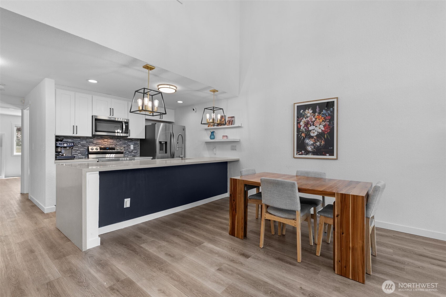 2219 14th Avenue West, Unit 405 Seattle, WA 98119 - Photo 7 of 39