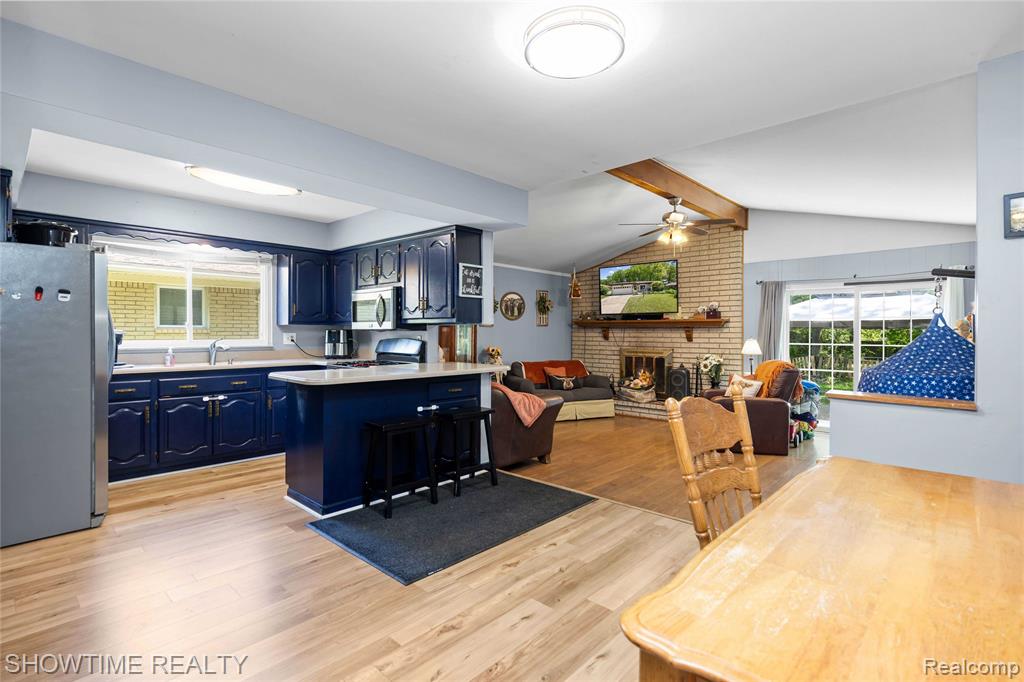 31720 Kelly Road Roseville, MI 48066 - Photo 11 of 42
