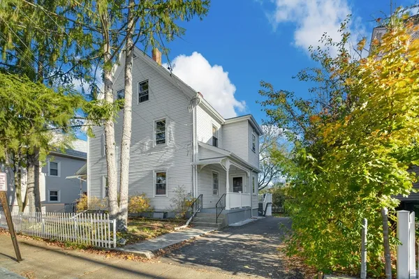 $3,750 | 10 Middle Street, Unit 10, Newton, MA 02458