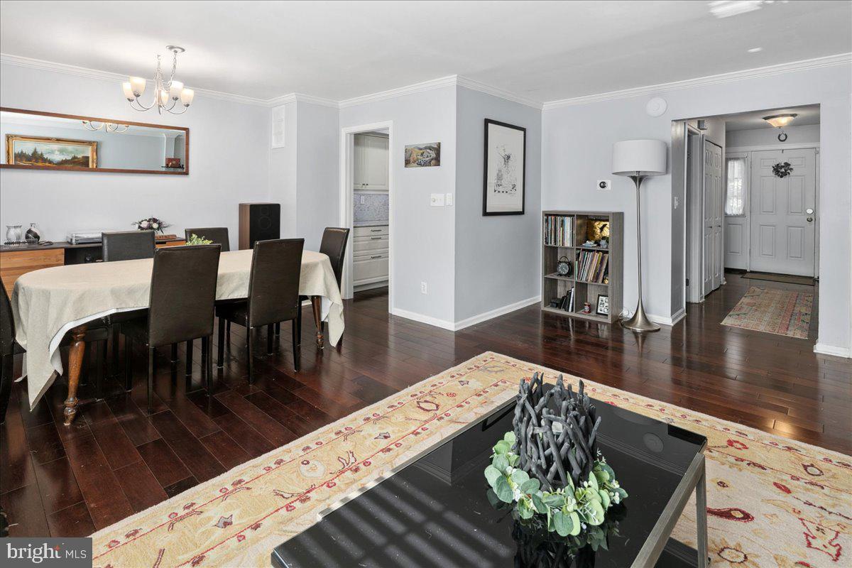 9623 Blake Lane Fairfax, VA 22031 - Photo 11 of 60