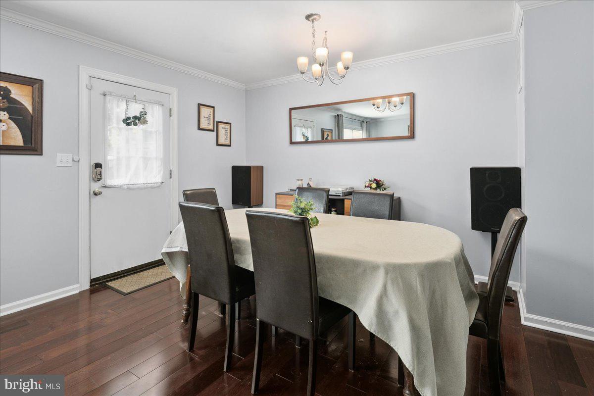 9623 Blake Lane Fairfax, VA 22031 - Photo 12 of 60 a dining room with furniture and window